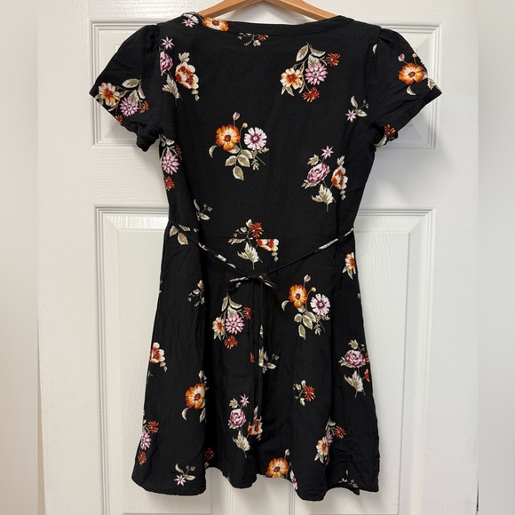 Abercrombie & Fitch Women’s Black Floral Button Up Dress Size XS - Picture 6 of 13